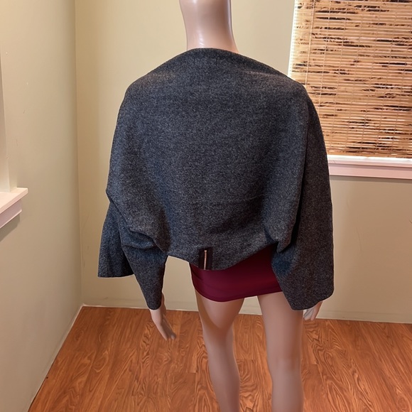Le Nove Gray Wool Shrug With Zippers Made In Italy One Size - Picture 3 of 7